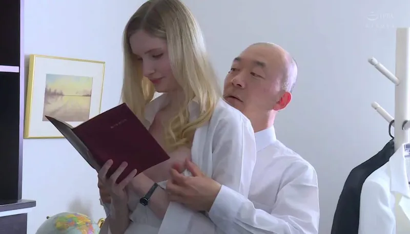 Cô vợ chấp nhận làm con ghệ cho đối tác của ông chồng để trả nợ